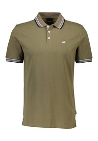Olijfgroene poloshirt van katoen met een geribbelde kraag. Het heeft contrasterende zwart-witte strepen op de kraag en de mouwen.