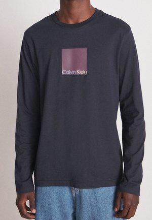 Long sleeved top - dark blue