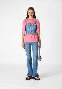 Gina Tricot OVERSIZED TEE - Marškinėliai su spaudiniu - chateau rose