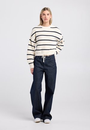 America Today, Strickpullover - white