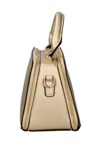 Borsa in ecopelle dorata con una forma triangolare strutturata, dotata di manico superiore, accessori in oro e chiusura con zip sul lato.