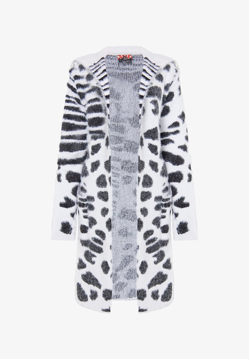 Fluffy cardigan in het wit met zwart dierenprint en strepen; open voorkant ontwerp met lange mouwen en zachte textuur.