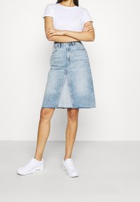 American Eagle Falda vaquera - destroyed denim