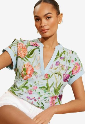 V NECK SHORTS SLEEVE REGULAR FIT - Nyomott mintás póló - blue