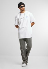Mister Tee T-shirts med print - white