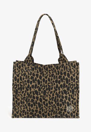 Barna és fekete leopárdmintás bevásárlótáska két hosszú fogóval és egy kis fehér hímzett logóval a jobb alsó sarokban.