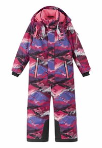 Kolorowy kombinezon zimowy z geometrycznym wzorem w kolorach różowym, fioletowym i czarnym. Posiada kaptur oraz kilka kieszeni na zamek. Wykonany z wodoodpornego materiału.