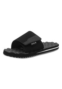 Sort kærnesandal med en polstret rem, tekstureret grå stof og en polstret sål med et grebmønster og en hvid accentstribe.