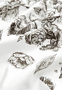 Next TATTOO FLORAL GRAPHIC  - Basic póló - white