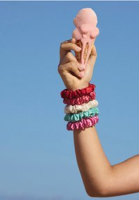 Slip SLIP PURE SILK MIDI SCRUNCHIES - Håraccessoar - gelati