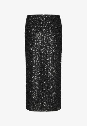 Czarna spódnica z cekinami o dopasowanym kroju, sięgająca do kolan, z rozcięciem z tyłu dla ułatwienia ruchu oraz gładką, teksturowaną powierzchnią.