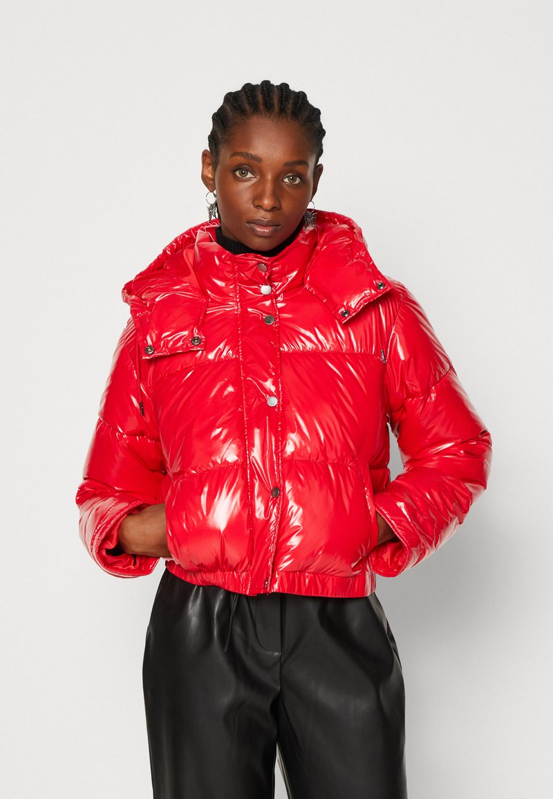 ONLY ONLTRICIA SHINY PUFFER JACKET Talvitakki lychee/punainen