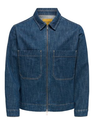 Denim jacket in dark blue with a front zipper, two large patch pockets, point collar, and clean lines. Made from lightweight textured fabric.