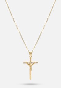 Guldhalskæde med en korsvedhæng, der har en detaljeret figur og små klare sten på tværbjælken.