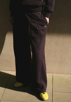Self. BALLOON LEG JOGGERS - Træningsbukser - chocolate brown