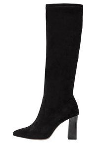 Bottes hautes jusqu'au genou en daim noir avec un bout pointu et un talon carré. Le design présente une texture lisse et des accents cousus minimalistes.