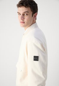 BOSS COILIN - Bomberjacke - open white