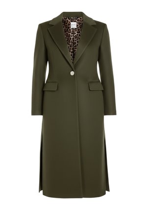 Olijfgroene jas met een gestructureerd ontwerp, lange mouwen, twee voorzakken, een enkele knoopsluiting en voering met luipaardprint.