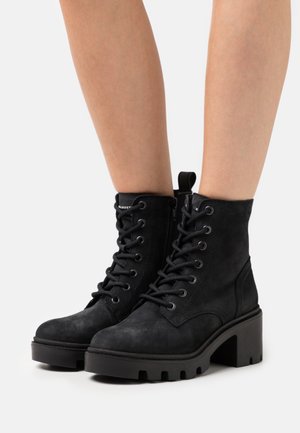 Bullboxer Stivaletti con plateau - black