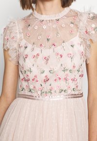 Needle & Thread Cocktailklänning - nude