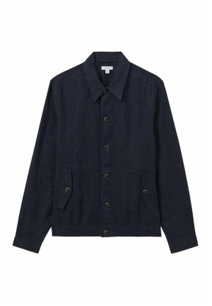 Giacca in lino blu navy con chiusura a bottoni, colletto a revere, due tasche laterali e vestibilità rilassata. Tessuto leggermente testurizzato.
