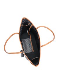 Sac fourre-tout noir avec des accents en cuir marron, ouverture sur le haut, poche intérieure et doublure à motifs. Texture lisse et forme structurée.