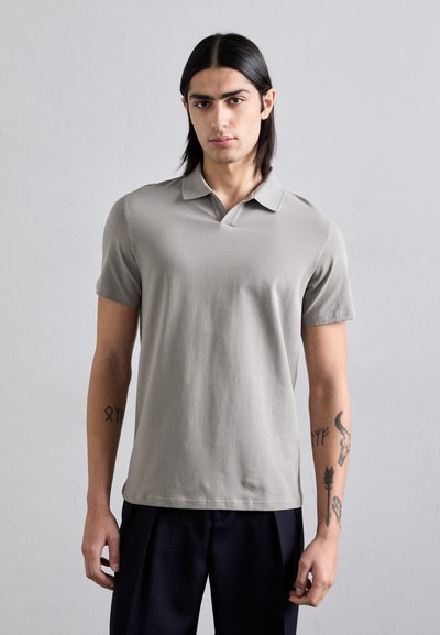 Filippa K Bluză polo - dove grey