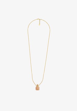 Collana in oro con pendente quadrato decorato con un design solare. Il pendente ha una texture liscia e un colore rosa chiaro.
