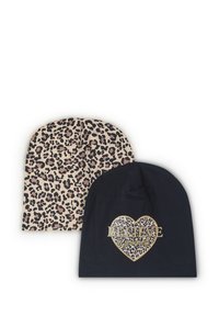 Dwie czapki: jedna w beżowo-czarny wzór w panterkę, druga czarna z złotym sercem i napisem "WIERZ w siebie".