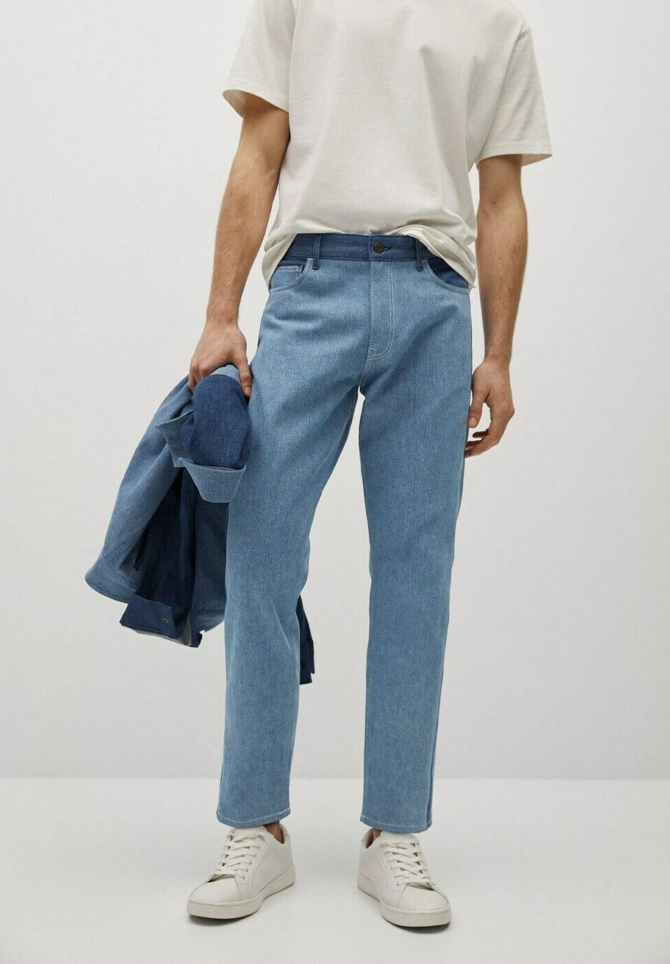 Mango Relaxed fit jeans - mellemblå 