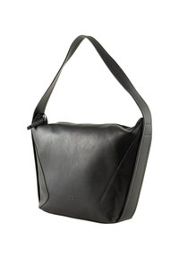 Borsa a tracolla nera in pelle con una texture liscia, dettagli con cuciture diagonali e una cintura larga e piatta per un trasporto confortevole. Chiusura con zip.