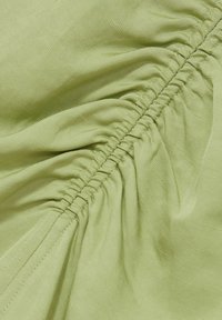 Reiss PARI RUCHED SLEEVELESS MIDI - Denné šaty - green