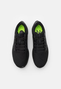 Nike Performance Chaussures de running sur route - black