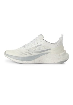 Chaussure de course athlétique blanche avec des accents gris, semelle texturée, lacets et design léger et respirant, vue de profil.