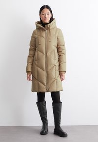 Marc O'Polo LONG NEW QUILTINGS WITH HOOD - Dūnu mētelis - soft mocca