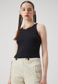 Abercrombie & Fitch - Top