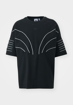 T-shirt en coton noir à manches courtes, avec des motifs courbés et rayés blancs à l'avant et sur les épaules. Col rond et coupe décontractée.