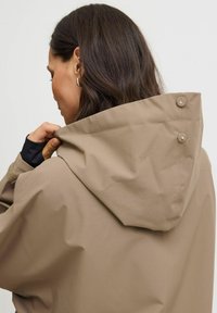 Thumbnail Image 5