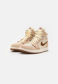 Jordan AIR JORDAN 1 ZOOM CMFT 2 beżowy
