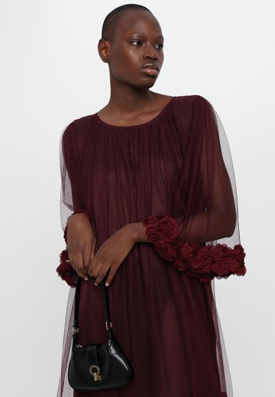 Ida Sjöstedt RIVER ROSE DRESS - Kokteilinė suknelė / vakarėlių suknelė - burgundy