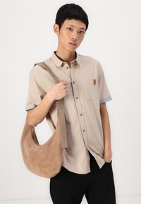 Thumbnail Image 5