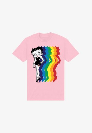 Roze katoenen T-shirt met een afbeelding van een cartoonfiguur in zwart, met kleurrijke regenboogsilhouetten achter haar.