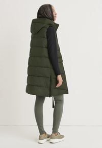 Cellbes of Sweden PADDED - Liivi - dark green