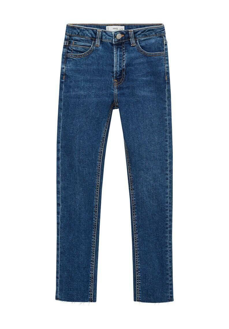 Mörkblå denimjeans med rak passform. Har fem fickor, knappstängning och lätt fransad nederkant för en avslappnad look.