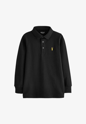 Zwarte polo met lange mouwen van katoen, met een gele kreeftenlogo op de linkerborst en drie knopen op de kraag.