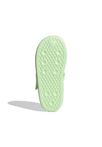 adidas Originals ADIFOM ADILETTE KIDS - Baseina iešļūcenes - green spark