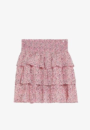 Falda floral de capas en tonos rosa y blanco, con cintura fruncida y volantes, hecha de tela ligera.