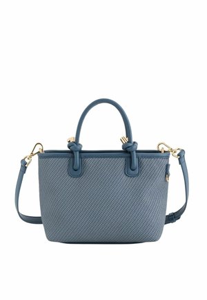 Bolso pequeño azul con textura, con dos asas y una correa de hombro desmontable con cierres en tono dorado.