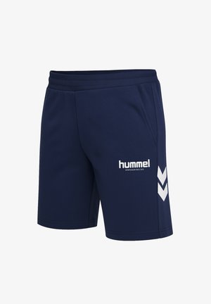 Mörkblå sportshorts med elastisk midja, sidofickor, vitt hummel-logga och två vita chevrons på sidan.