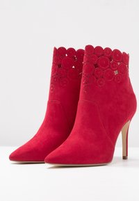 Tamaris Bottines à talons hauts - red